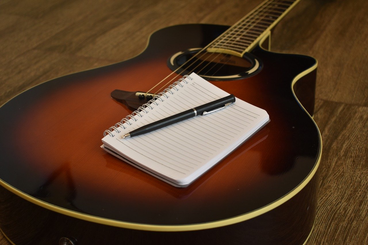 The Differences Between Songwriters and Topline Writers