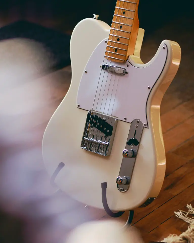 Bridge vs Neck Pickups – Pros, Cons, and Differences