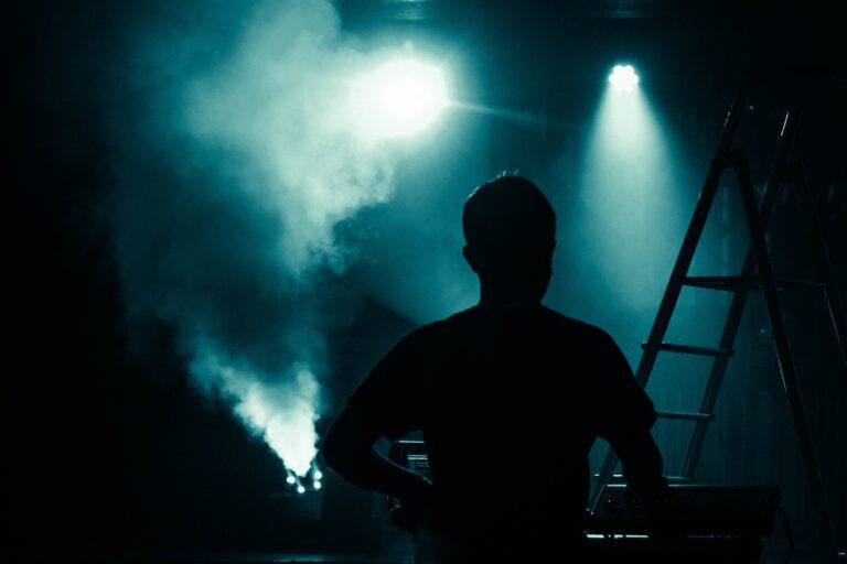 What is the Difference Between a Fog Machine and a Smoke Machine?