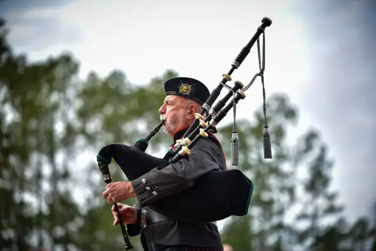 How Do Bagpipes Work?