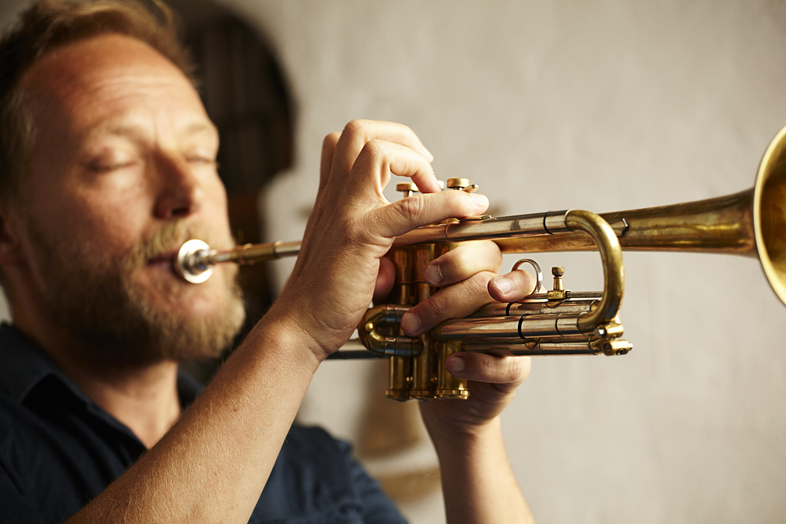 how to clean a trumpet mouth piece
